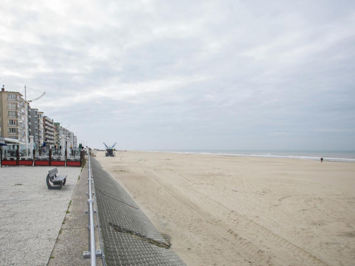Beautiful Villa 200 Metres From The Sea Koksijde Exterior photo