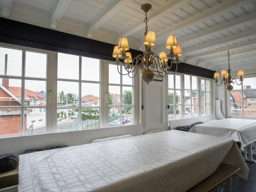 Beautiful Villa 200 Metres From The Sea Koksijde Exterior photo