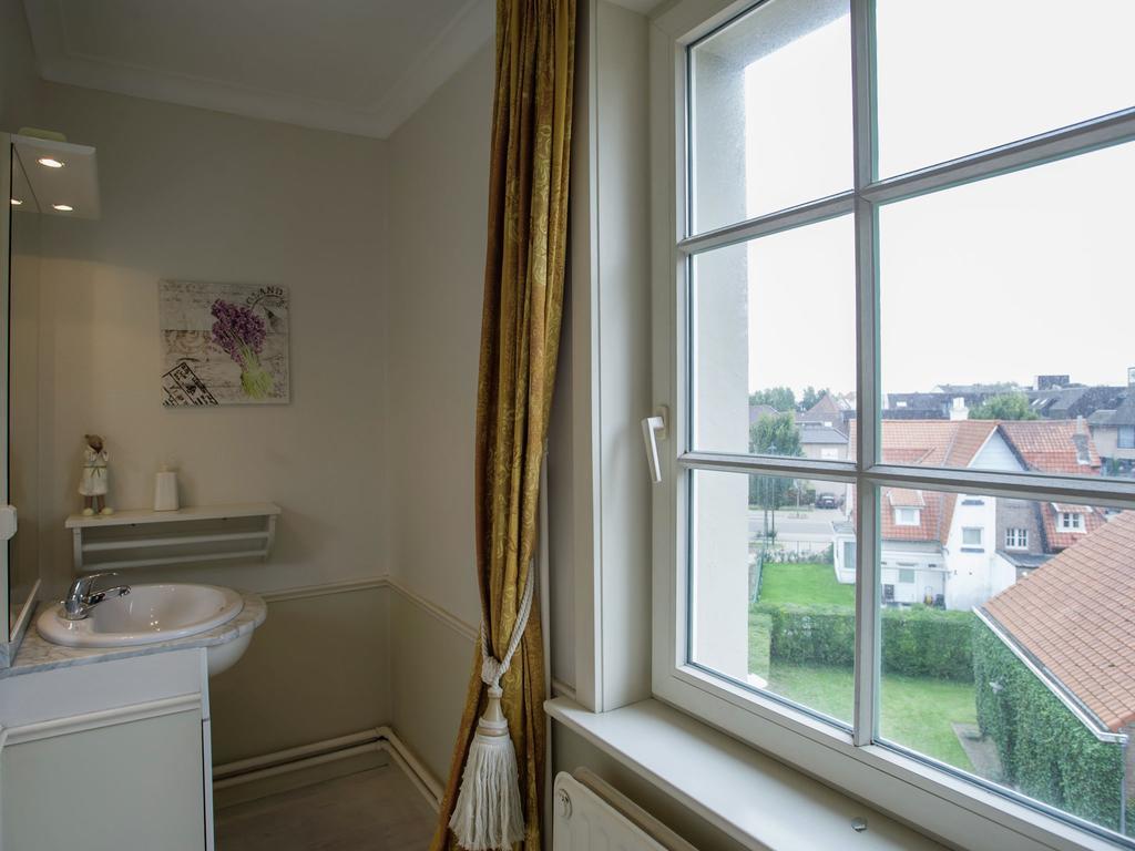 Beautiful Villa 200 Metres From The Sea Koksijde Exterior photo