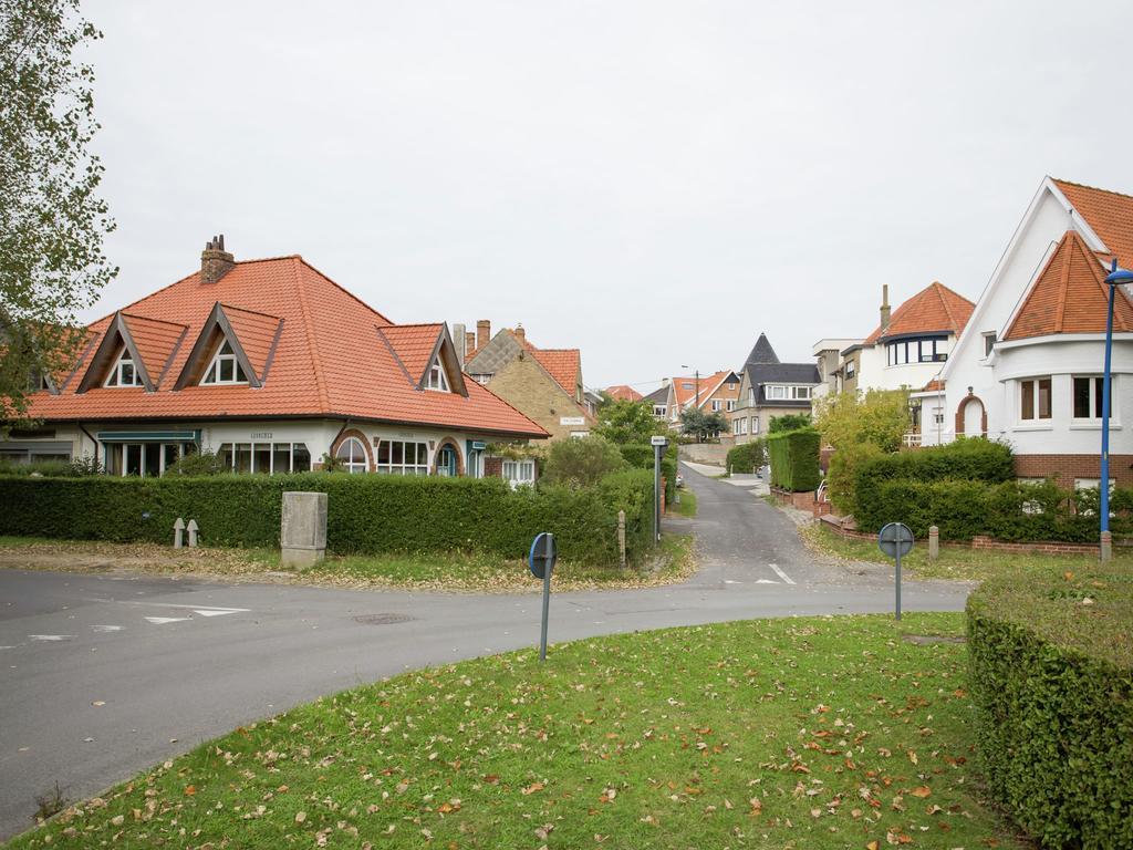 Beautiful Villa 200 Metres From The Sea Koksijde Exterior photo